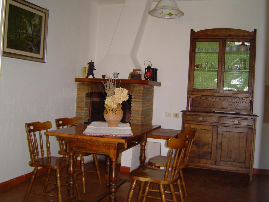 Podere Le Chiuse Sovana Værelse billede
